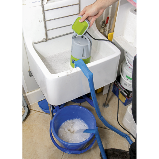 WPCD215_ACT_PUMPING_WATER_DFC1009486-1.png